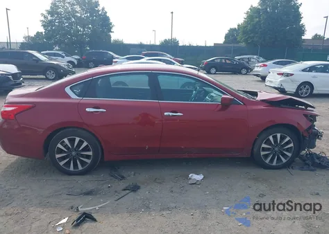 2017 Nissan Altima 2.5 Sv z USA, uszkodzony, nr VIN 1N4AL3AP5HC277896